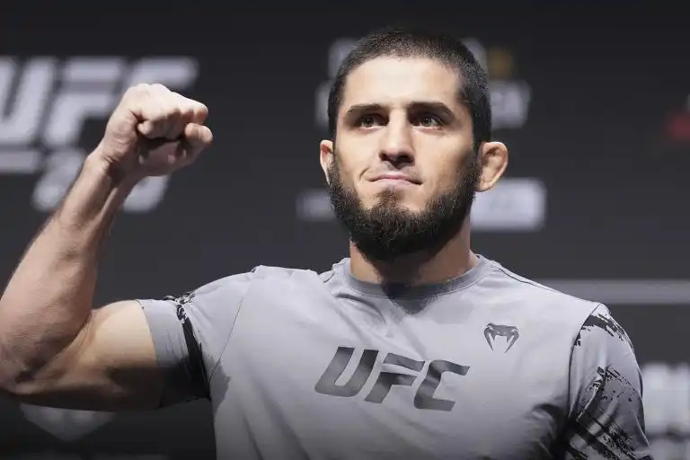 Islam Makhachev’s Mom Wants Him to ‘Wrap Up’ Career After Becoming UFC Champion Islam Makhachev's Mom Wants Him to 'Wrap Up' Career After Becoming UFC Champion