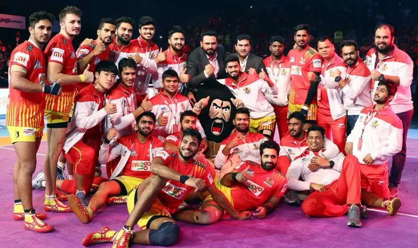 Vibrant Ferocious Giant | Gujarat Giants