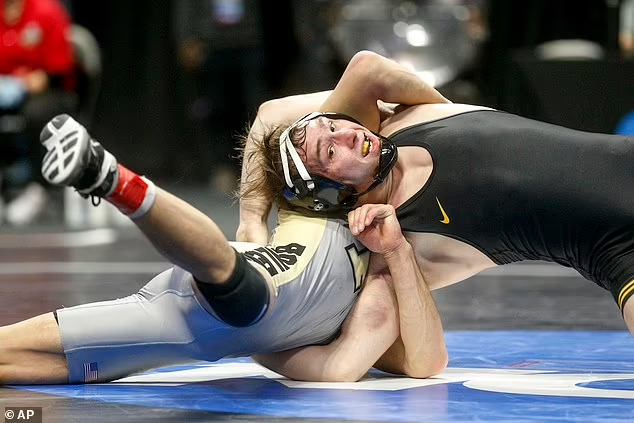 Heartbreaking Last-Second Loss Devastates Mother of College Wrestling Star.