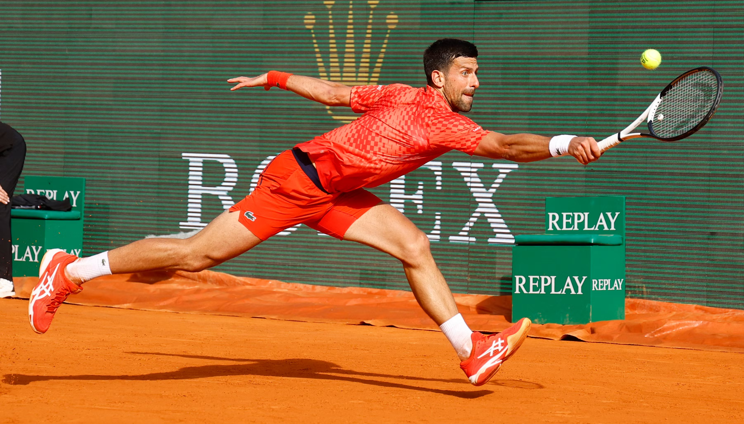 Djokovic Makes Winning Return in Monte-Carlo
