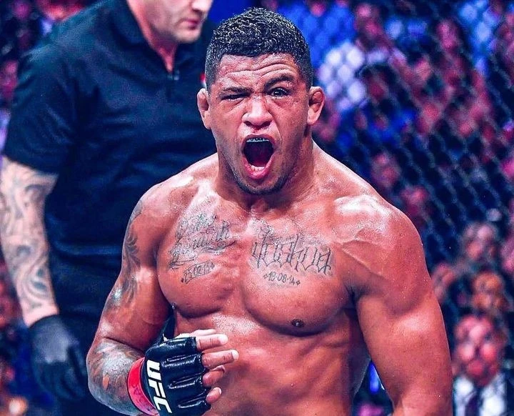Something went wrong with Gilbert Burns’ shoulder during his fight at UFC 288. Gilbert Burns
