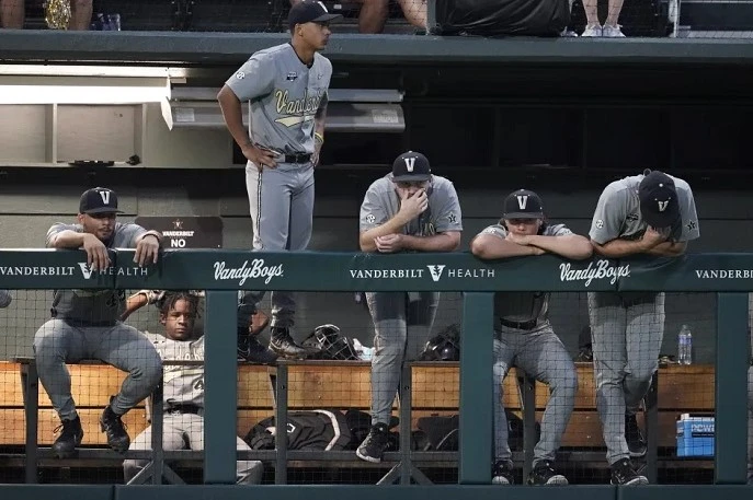 The 2023 NCAA Division I Baseball Tournament Reaches Climax: LSU, Arkansas, Coastal Carolina and More Battle for Super Regionals! NCAA Baseball