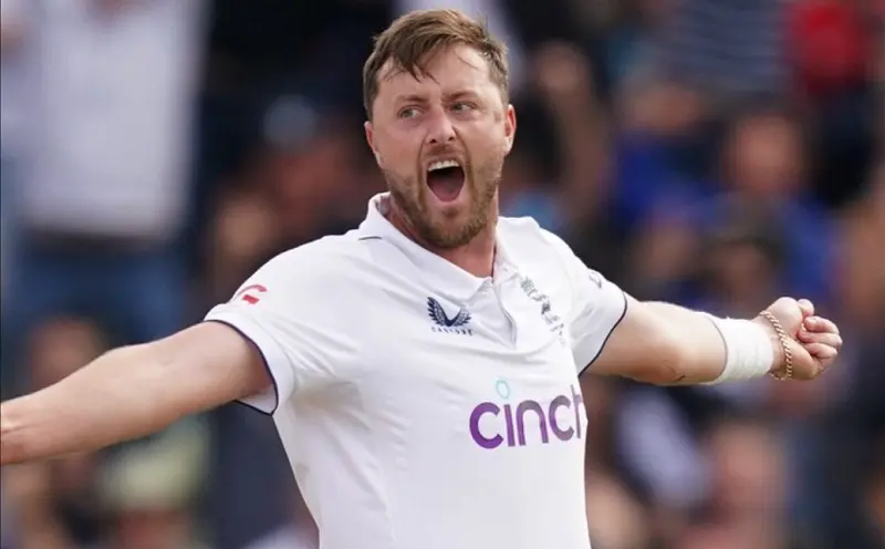 “Ollie Robinson got tailenders and hasn’t looked dangerous at all”- Ricky Ponting drops bombs with his remarks Ollie Robinson