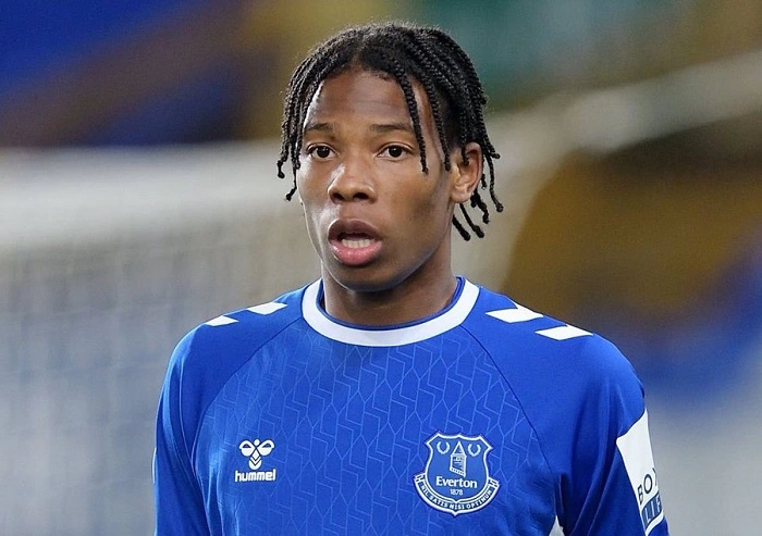 Chelsea Set to Secure Signing of Everton Teenager Ishe Samuels-Smith chelsea