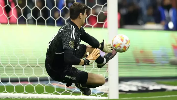 Thibaut Courtois’s injury gave headache Real Madrid a before the season started Thibaut Courtois in action