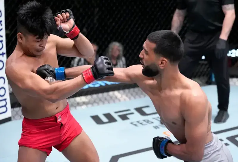Image of Anshul Jubli while fighting