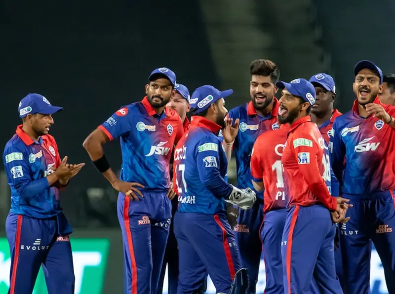 Rishabh Pant and Delhi Capitals players