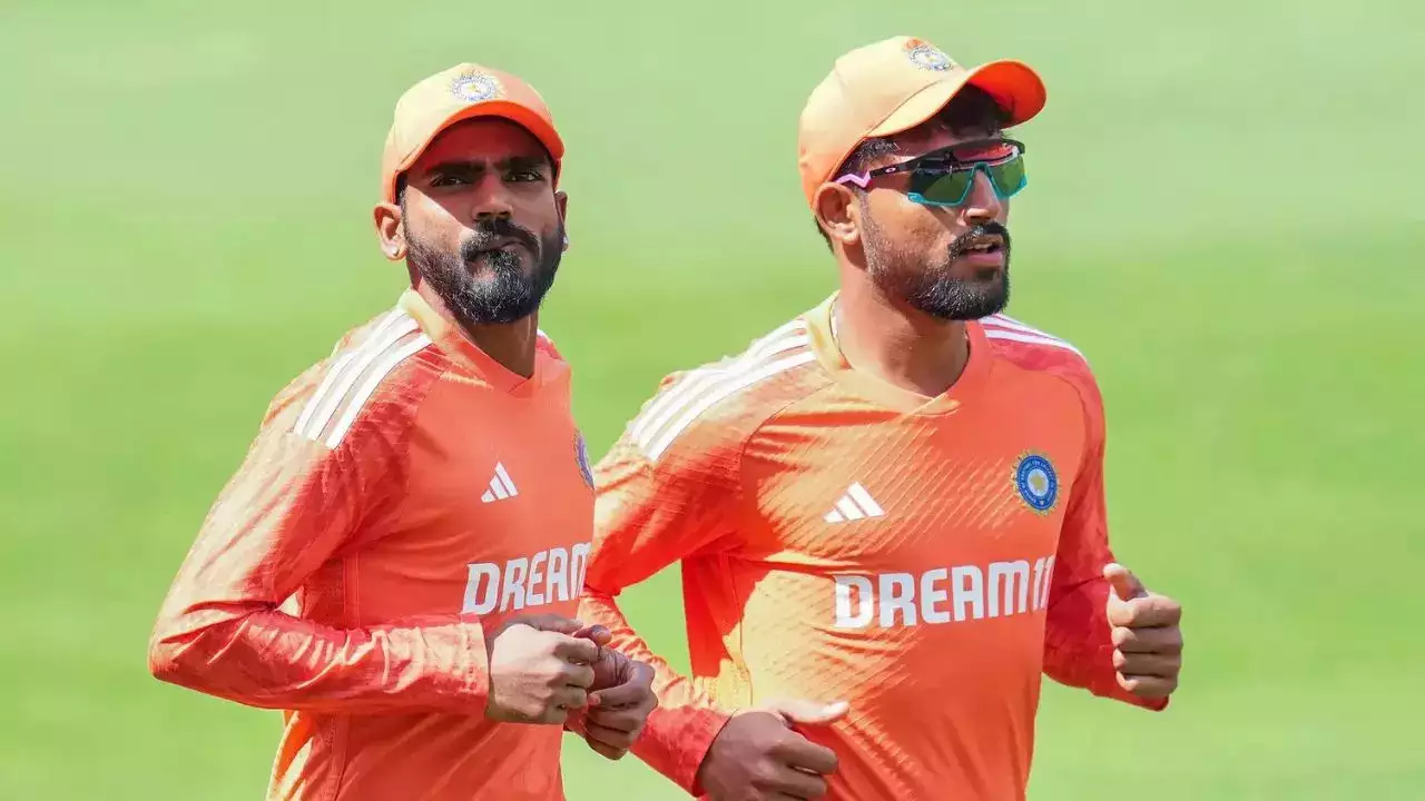 Why Should The Indian Cricket Team Look For Other Options Than KS Bharat For WicketKeeping? KS Bharat and Dhruv Jurel in Picture