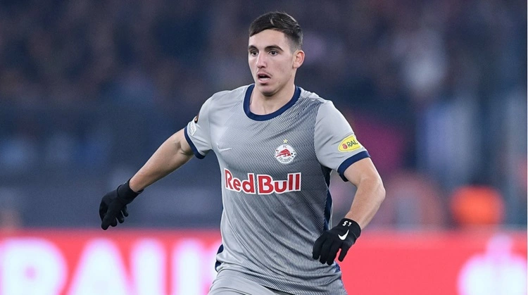 Arsenal and Aston Villa in transfer battle for Red Bull Salzburg's Oscar Gloukh.