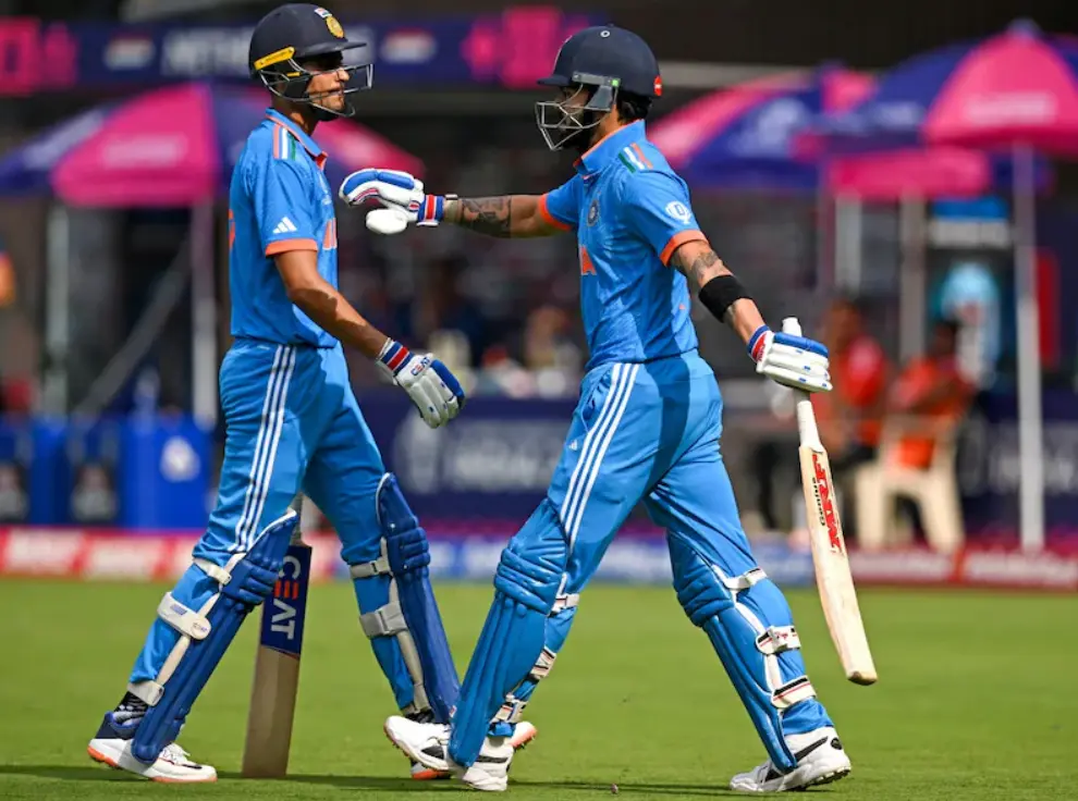 Virat Kohli’s Viral Video On Shubman Gill Was Fake! Netizens Call AI “Dangerous” Shubman Gill and Virat Kohli during a match