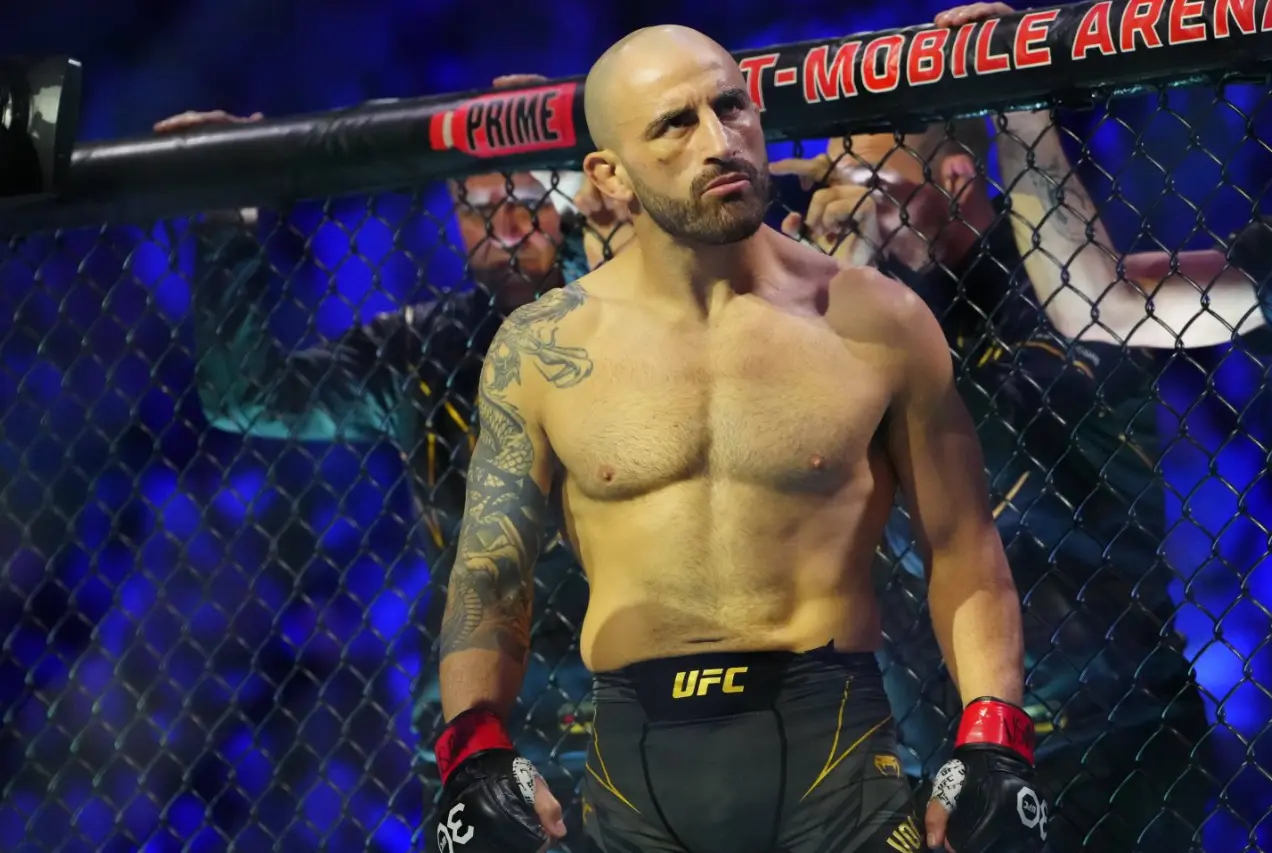 Alexander Volkanovski Is Ready To Fight For the Title At UFC 312 Sydney Alexander Volkanovski during his fight