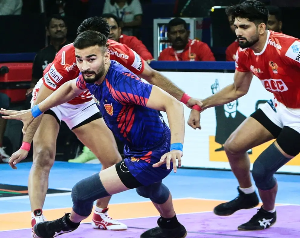 PKL 11, Match 65: Dabang Delhi vs Gujarat Giants| Another Thrilling Tie Of PKL Season 11 Ashu Malik during raid in a match