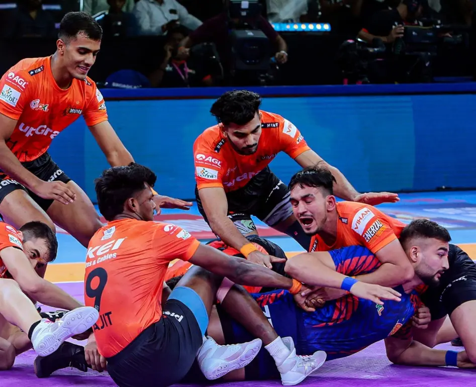 PKL 11, Match 36: U Mumba vs Dabang Delhi KC| U Mumba’s Collective Effort Lead Them To Their 3rd Win Dabang Delhi raider tackled by U Mumba Defenders