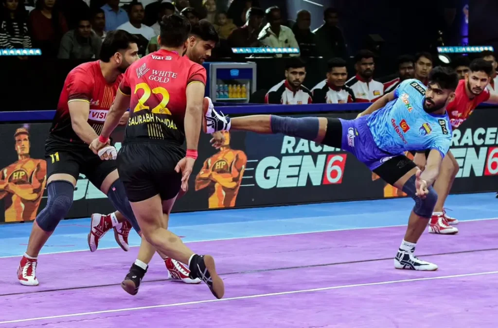 Bengal Warriorz raider during a match