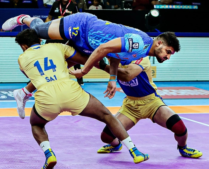 Tamil Thalaivas and Bengal Warriorz during a PKL match