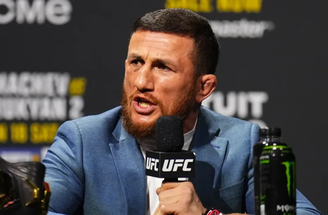 “You’re a piece of sh*t,” Merab Dvalishvili And Umar Nurmagomedov Heated Back And Forth Merab Dvalishvili during press conference