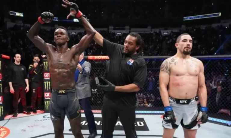 Israel Adesanya and Robert Whittaker during their fight