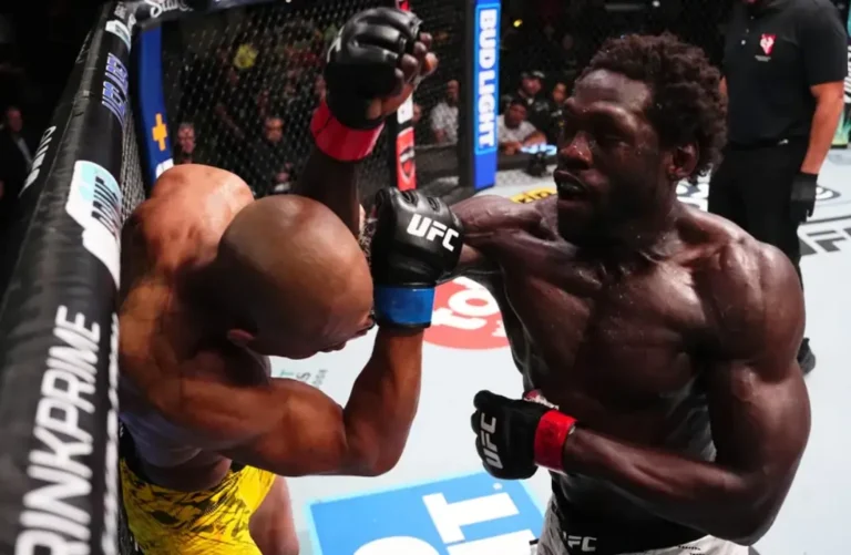 Gregory Rodrigues and Jared Cannonier during their fight