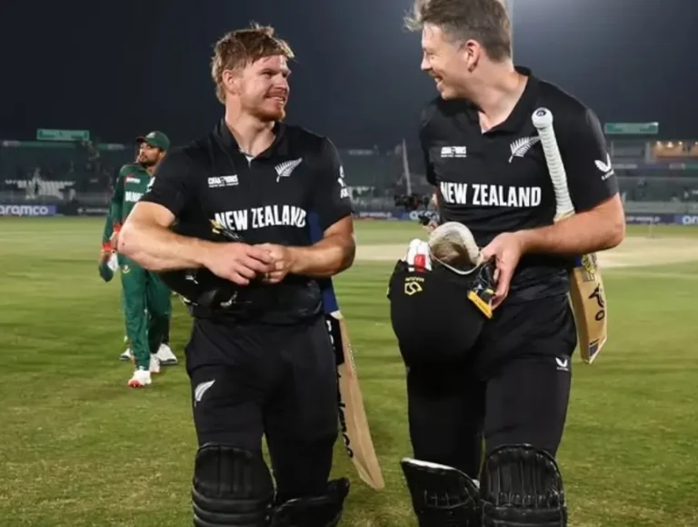 Glenn Phillips and Michael Bracewell after a match