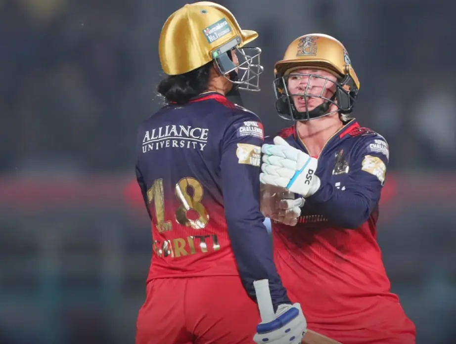 WPL 2025, Match 4th: DC vs RCB: Match Highlights| Scorecard| Award Winners| Stats| POTM Smriti Mandhana and Danni Wyatt Hodge during a match