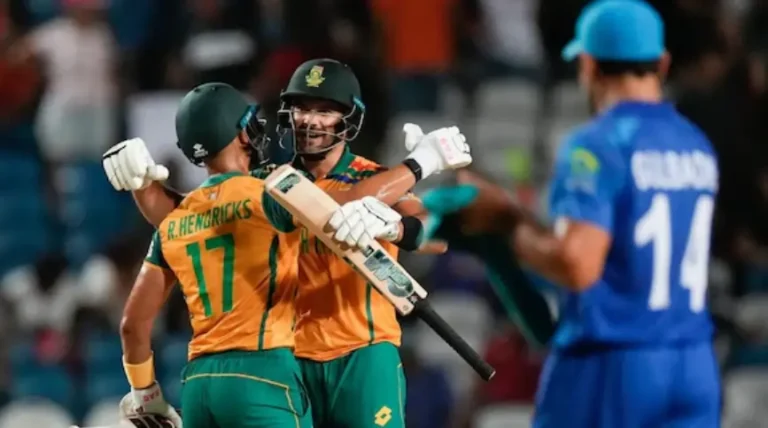 Reeza Hendricks and Aiden Markram during a match