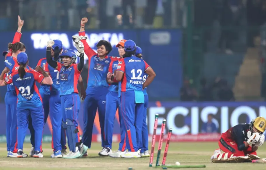 WPL 2025 Playoffs: Qualified Teams Details And Finalists| Date| Time| Final’s Venue WPL, Delhi Capitals and RCB players