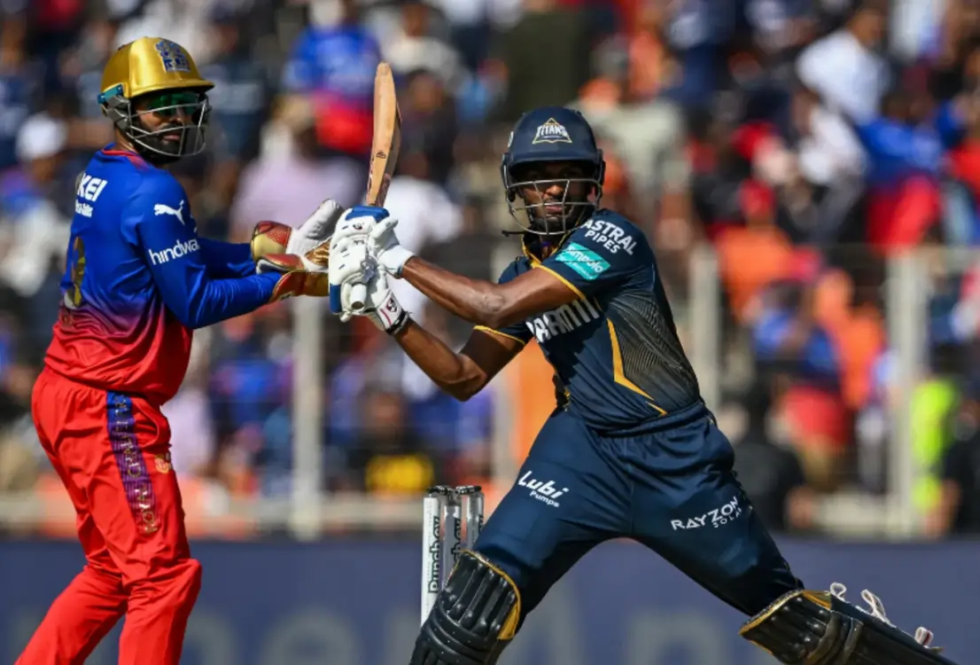 RCB and Gt players during a match