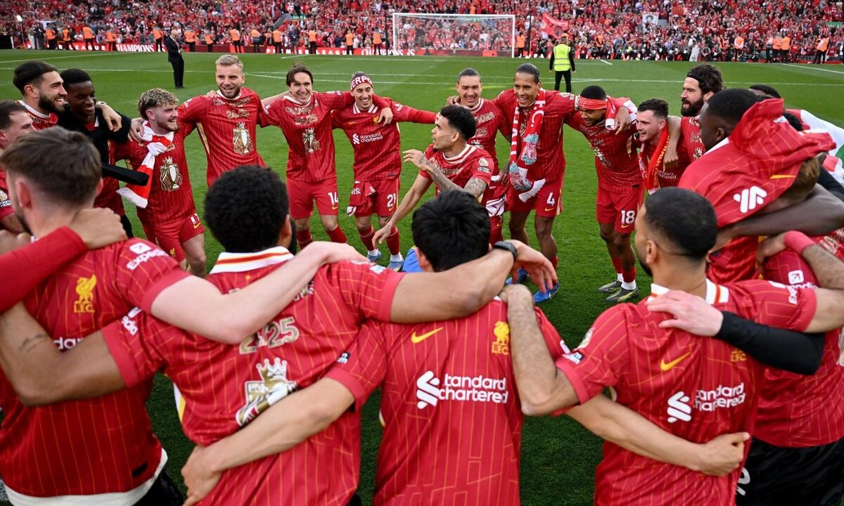 Liverpool win Premier League 2024/25