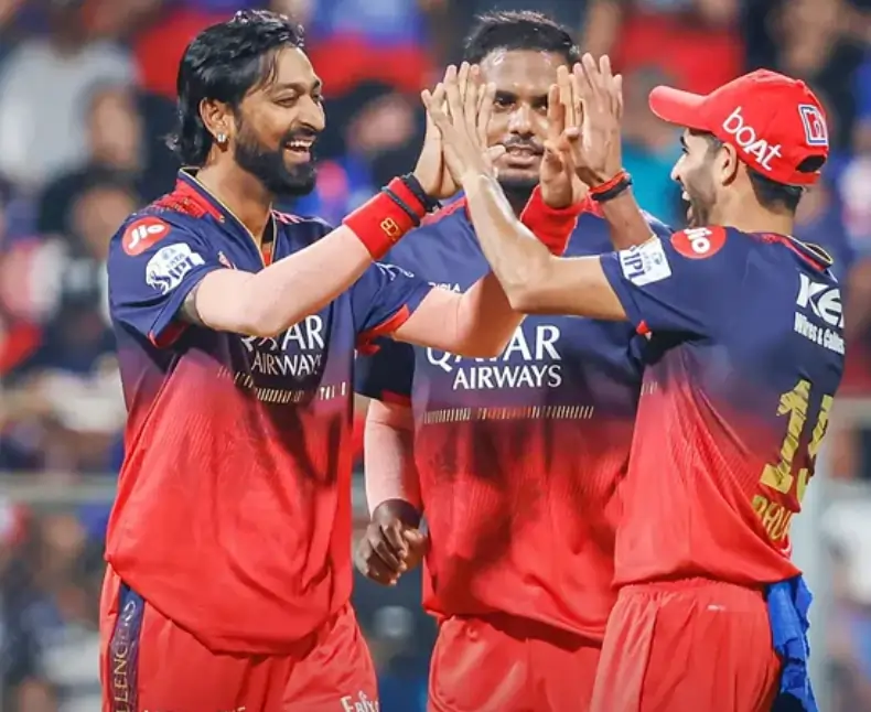 Krunal Pandya and other RCB players during an IPL match