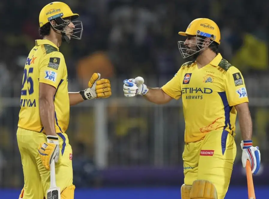 Shivam Dube and MS Dhoni during an IPL match
