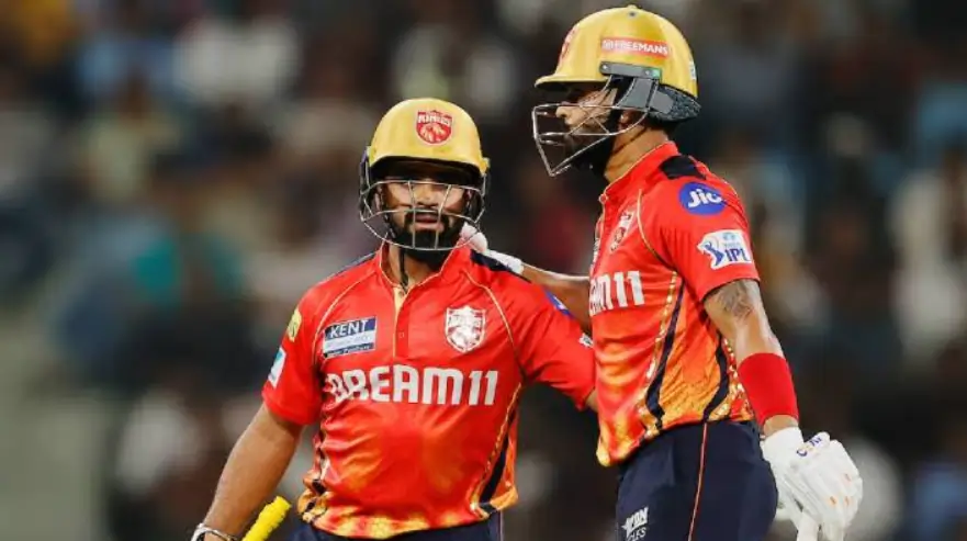Prabhsimran Singh and Shreyas Iyer during an IPL match