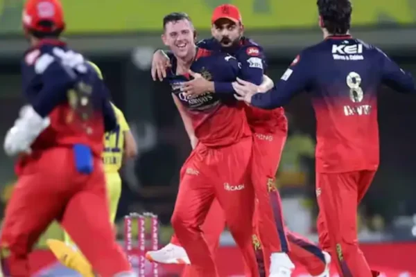 IPL 2025, Match 52nd, RCB vs CSK: Weather Prediction And Pitch report Virat Kohli with RCB players during an IPL match