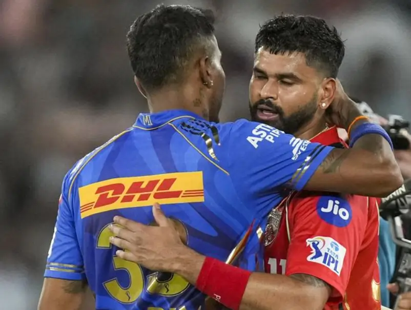 Shreyas Iyer and Hardik Pandya during an IPL match
