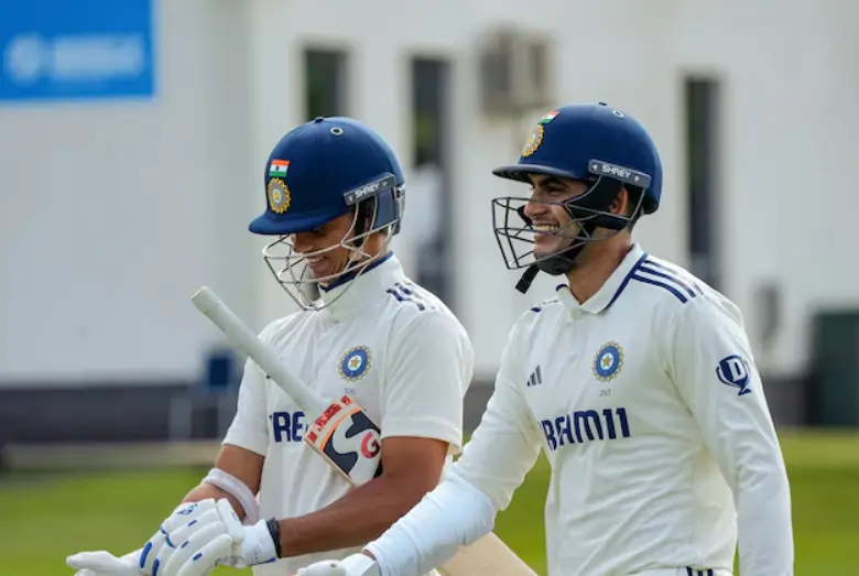 Shubman Gill and Yashasvi Jaiswal during a test match