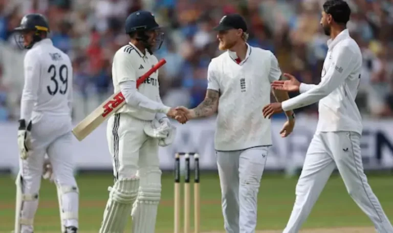 Shubman Gill and Ben Stokes during a test match